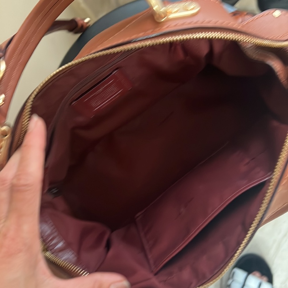 Small size coach purse pretty brown color used once or twice looks like new - Picture 6 of 9